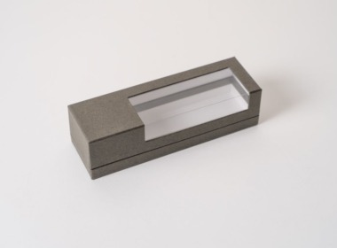 中身が見えるパウンドケーキの箱