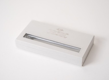 中身が見える窓付き箱