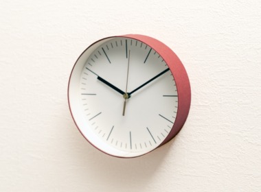 イナフ クロック-ライン M レッド